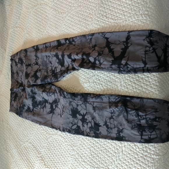 SOLD Lululemon full length yoga leggings - Picture 3 of 5